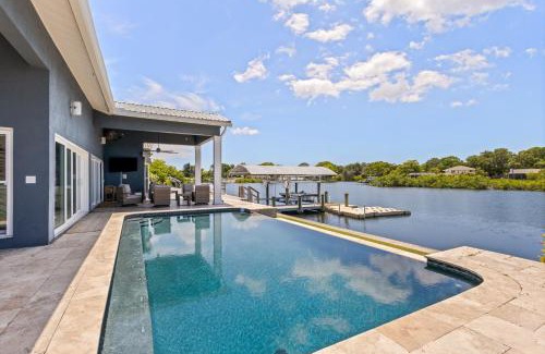Clearwater House | The Contempo Flamingo
