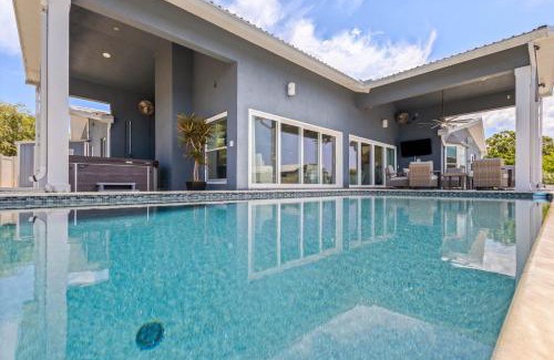Clearwater House | The Contempo Flamingo