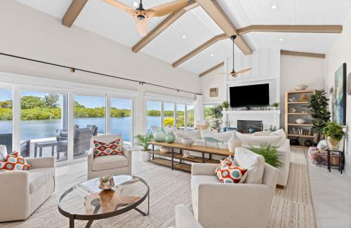Clearwater House | The Contempo Flamingo