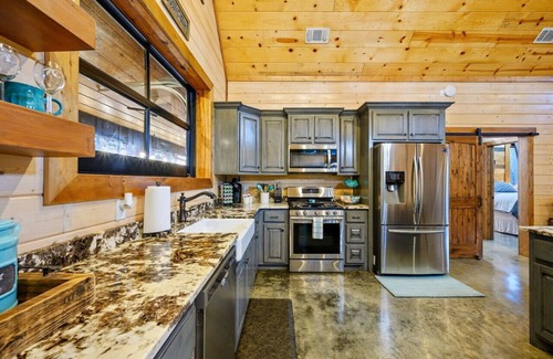 Hochatown Cabin | The Copper Hideout · Hochatown Hideout: Hot Tub, Fire Pit, Pure Relaxation