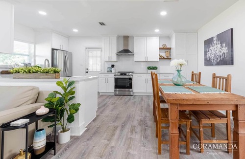 Culbreath Heights House | The Coramanda: Renovated charmer in heart of South Tampa