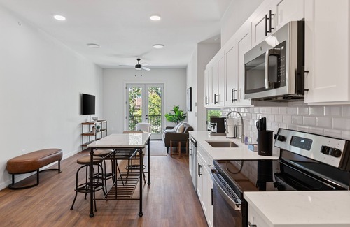 Fort Worth Apartment | The Corbin 1204: Magnolia Moderns 1-Bedroom Escape