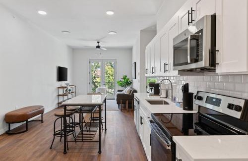 Fort Worth Apartment | The Corbin 1305 - The Columbia