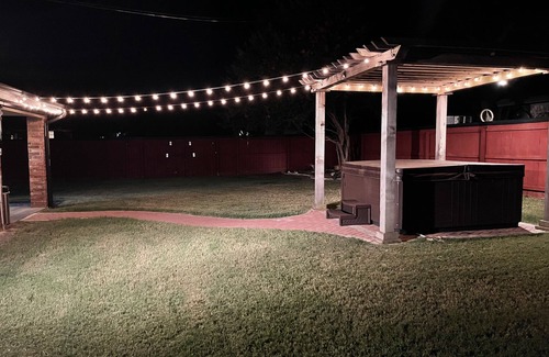 Killeen House | The Corner Spot with a hot tub!