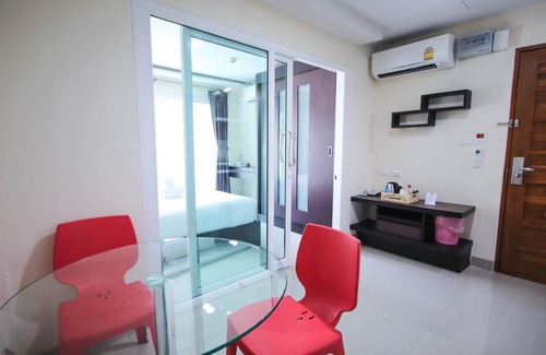 Khlong San Apartment | The Cosy River