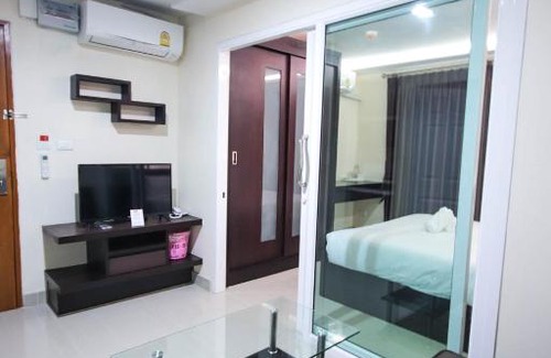 Khlong San Apartment | The Cosy River