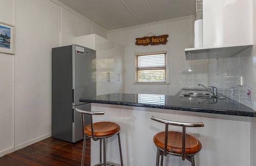 Bargara House | The Cottage - 16 Clarke Street