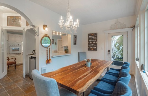 Chemainus Bed & Breakfast | The Cottage and Castle