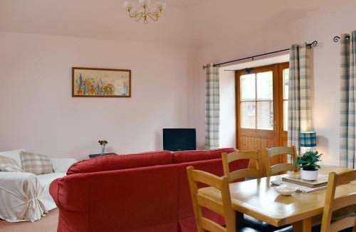Linlithgow House | The Cottage At Cauldcoats