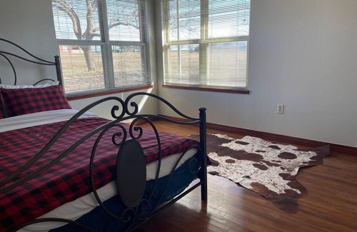 Hico House | The Cottage At Circle4B Ranch!