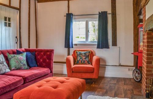 Detling House | The Cottage At Harple Farm