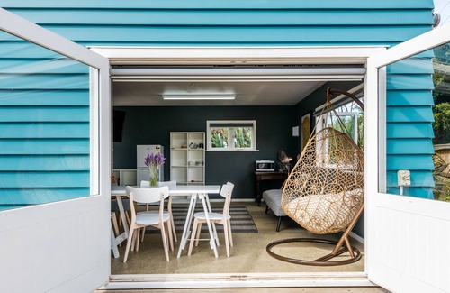 Palm Beach Cottage | The Cottage at Vista at Hauraki | Be My Guest