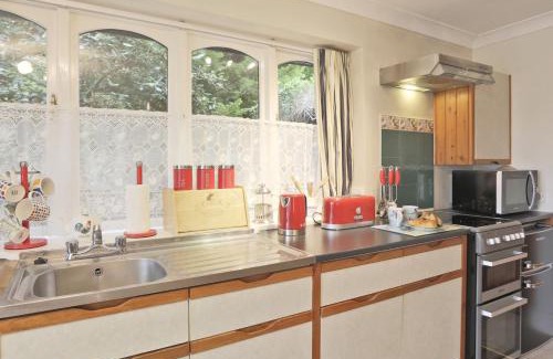 Frostenden House | The Cottage