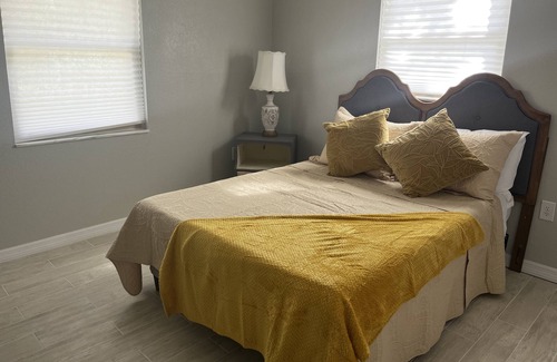 Pasco County House | The cottage getaway !