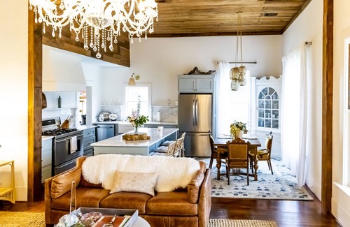 Murfreesboro Cottage | The Cottage on Maple