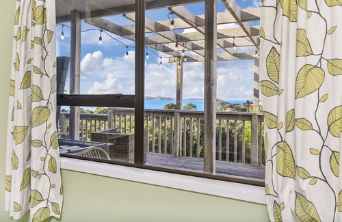 Snells Beach Cottage | The Cottage - Snells Beach Holiday Home