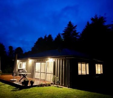 Wairakei House | The Cottage, Taupo