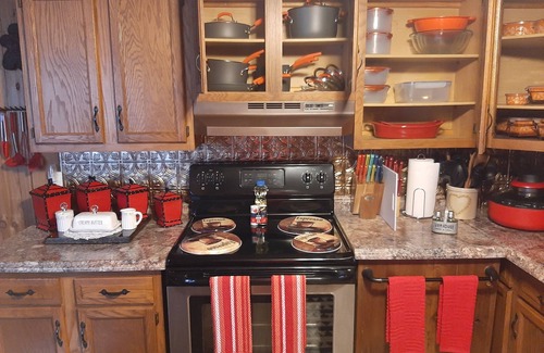 Quaker City Cottage | The country cottage: with gorgeous 5 person hot tub!