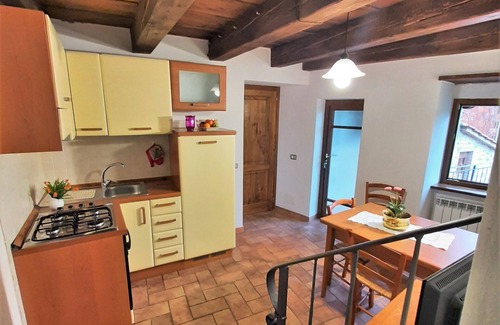 Moggiana Apartment | THE COURT - BEAUTIFUL TUSCAN RUSTIC