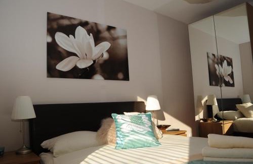 Windsor City Centre Apartment | The Courtyard 2 Bedroom Apartments in Central Windsor with Parking