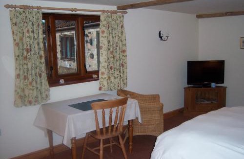 Lowestoft House | The Courtyard, Laurel Farm