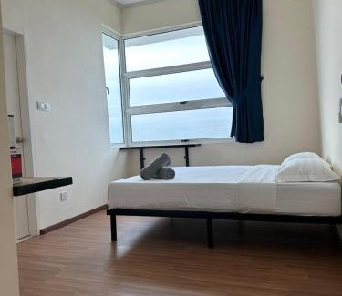 Sandakan Apartment | The Cove Homestay Sandakan - seaview