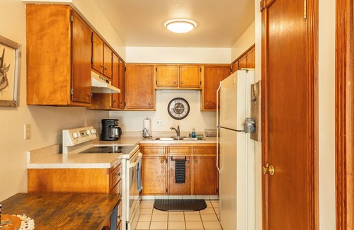 Laramie House | The Cowboy Bunkhouse - 3 bedroom house in Laramie, close to the UW and downtown!