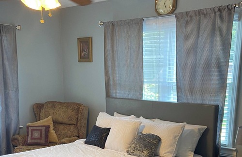 Covington House | The coziest ranch style home. Recently updated with new furniture and amenities
