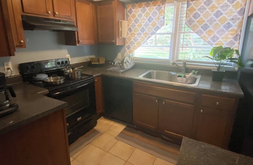 Covington House | The coziest ranch style home. Recently updated with new furniture and amenities