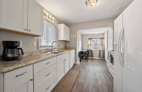 West Columbus House | The Cozy Bellows – Retreat for 4