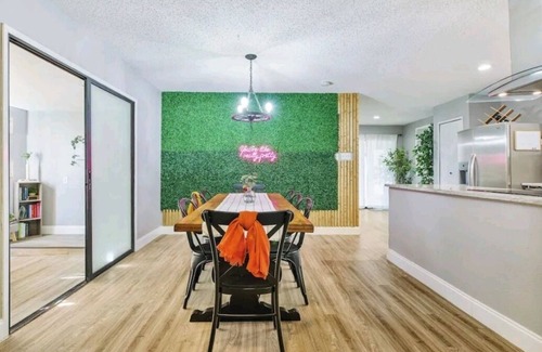 The Colony House | THE COZY COLONY GETAWAY-4BD/2BA 2 KING SUITES