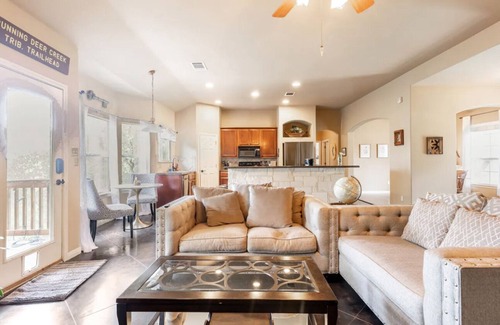 Cardinal Hills Estates House | The Cozy Coop In Texas Hill Country Near Austin