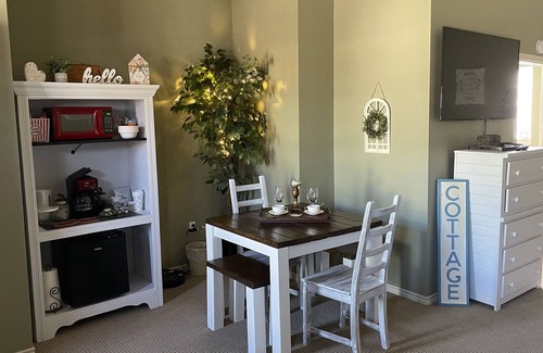 Valley Mills Cottage | The Cozy Cottage