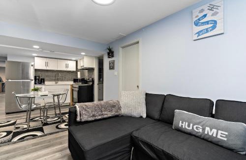 Southwest Edmonton Apartment | The Cozy Cove - Modern Private Basement Suite with Comfort & Charm, Free Parking, WiFi, Netflix Close to airport & 18 minutes to West Edmonton Mall