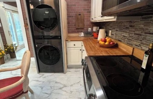 Plainville Apartment | The Cozy Creamerynn