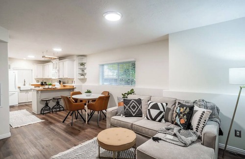 Suncrest Condo | The Cozy Farmhouse Condo