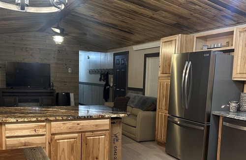 Alpine Northeast Cabin | The Cozy Lodge! Perfect place outdoor enthusiasts mins from forest, lake, hiking