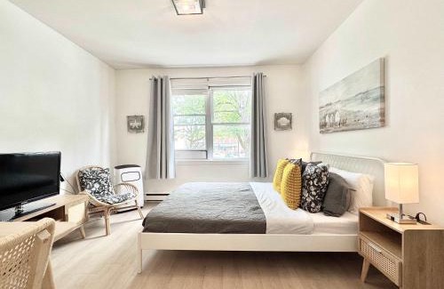 Maizerets Apartment | The Cozy Loft 2 Guests AC 5 min Downtown