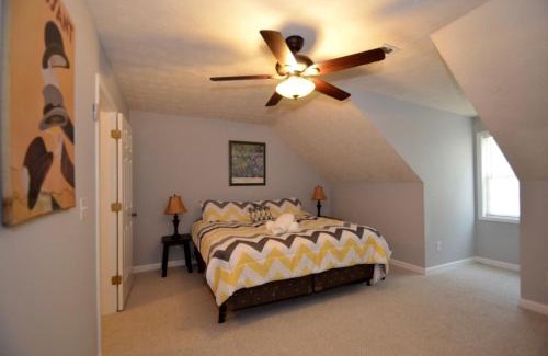 Conyers House | The Cozy Pearl Townhome - 10 mins to horse park