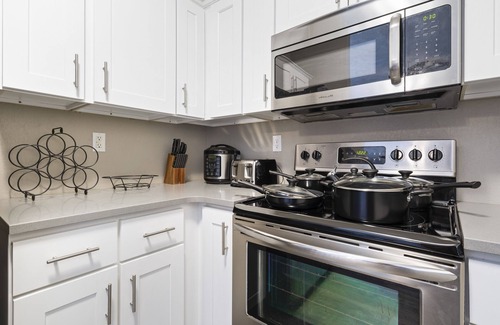 Springfield Apartment | The Cozy Suite near all Attractions in downtown