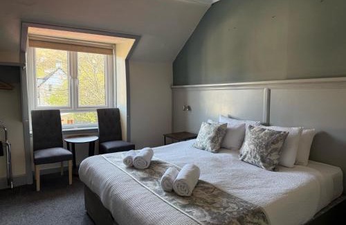 Mallaig Hotel | The Crab & Creel