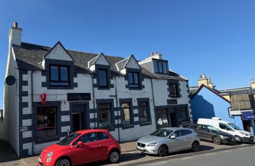 Mallaig Hotel | The Crab & Creel