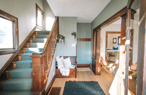 Sioux Falls Apartment | The Craftsman House - 3 min to DT & Falls Park