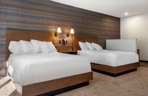 Cheat Lake Hotel | The Cranberry, an Ascend Collection Hotel