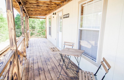 Driftwood Cabin | The Creekside Crib - The cabins at Onion Creek
