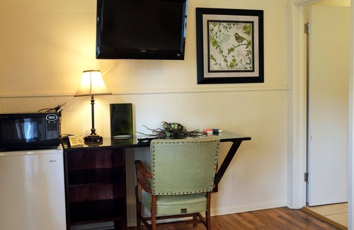 Sterling Hotel | The Crest Motel in Colorful Colorado