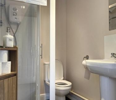 Brackley Bed & Breakfast | The Crewe Arms