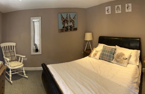 Brackley Bed & Breakfast | The Crewe Arms