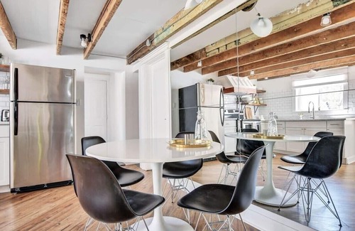 Prince Edward Apartment | The Crick in PEC - 5 min walk to Main St