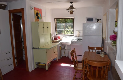 Historic District House | The Cricket - A Tiny House on Clear Creek 3 minutes from downtown